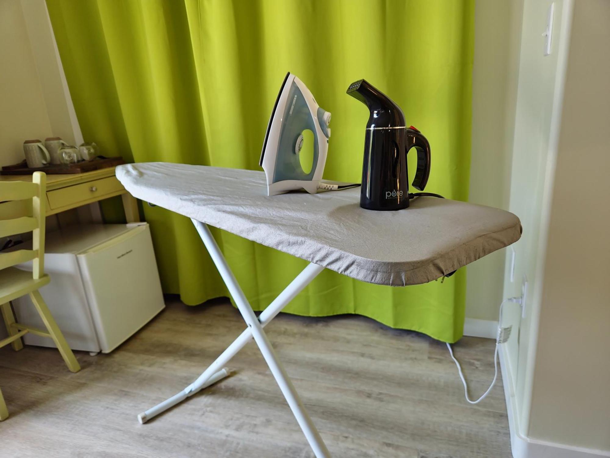 Sunshine And Wine Loft Hotel Пентиктън Екстериор снимка